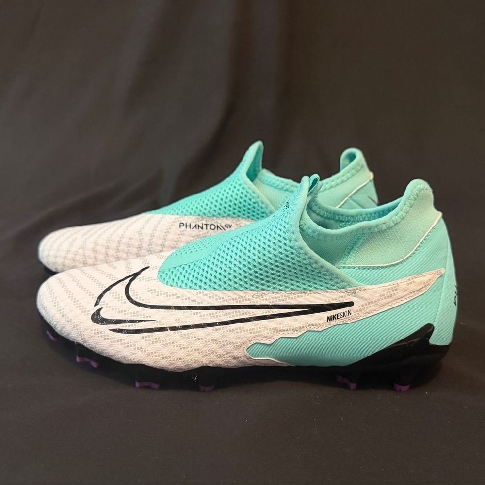 Nike Jr Phantom GX Academy Soccer Cleats Size 5.5Y